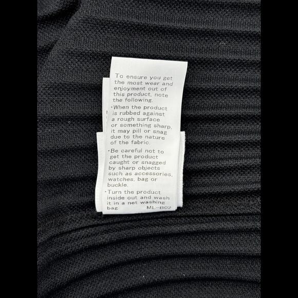 HOMME PLISSE ISSEY MIYAKE Men's Pleated Polyester Zip Hoodie - Picture 11 of 11